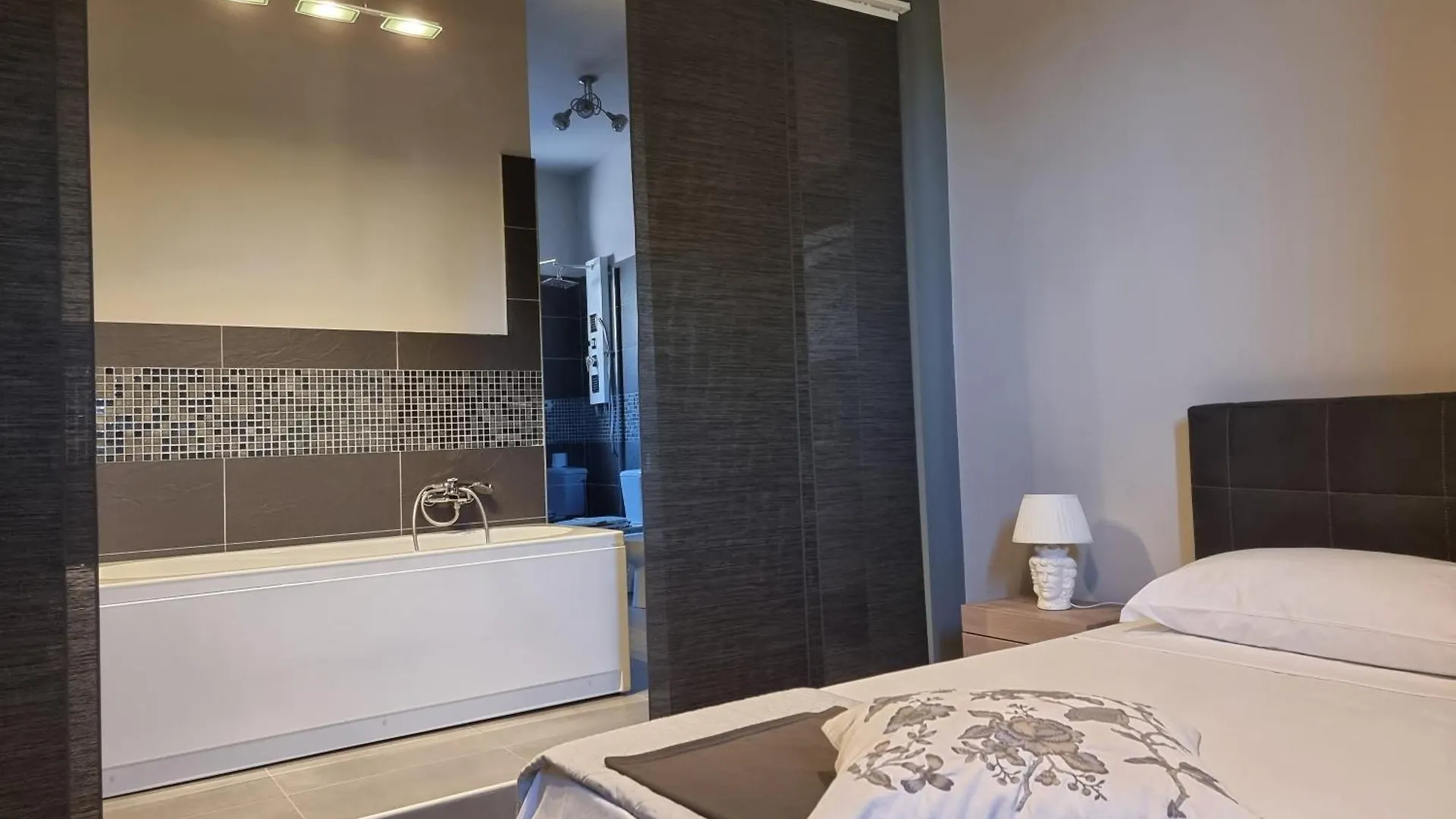 Casa Tua Suites Catânia 0*,  Itália